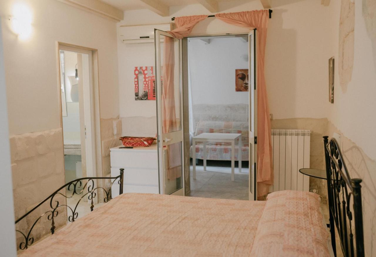 Le Camporelle In Citta Bed and Breakfast Λέτσε Εξωτερικό φωτογραφία