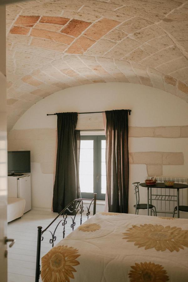 Le Camporelle In Citta Bed and Breakfast Λέτσε Εξωτερικό φωτογραφία